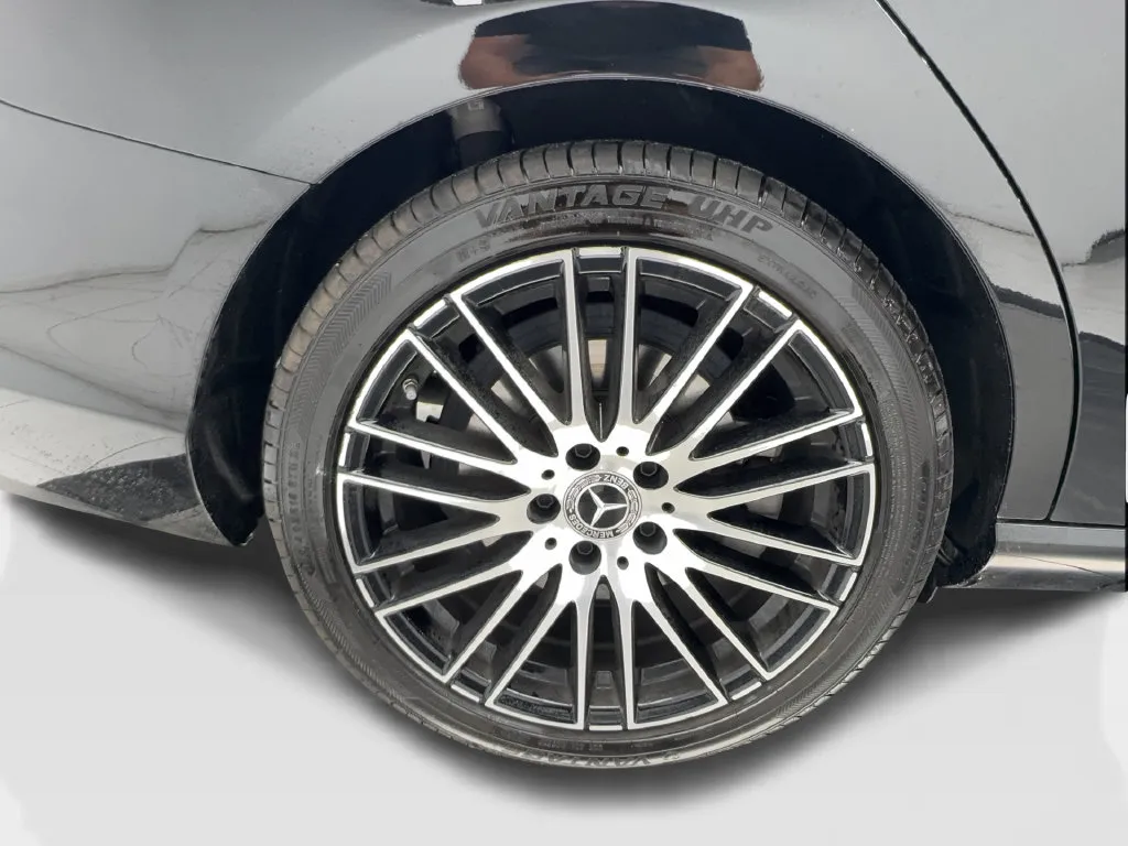 Mercedes-Benz C-Class photo 16