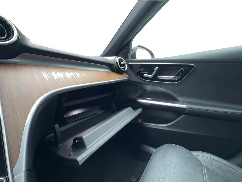 Mercedes-Benz C-Class photo 44