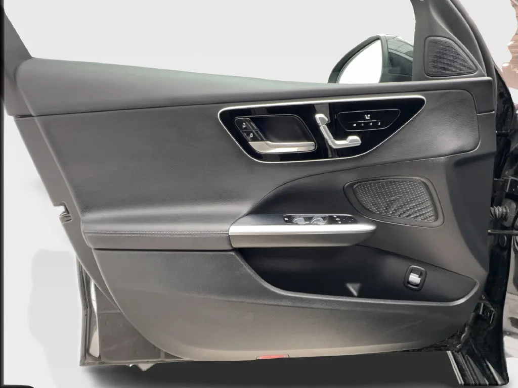 Mercedes-Benz C-Class photo 23