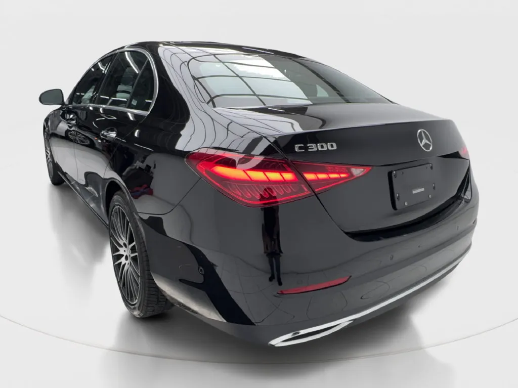 Mercedes-Benz C-Class photo 11