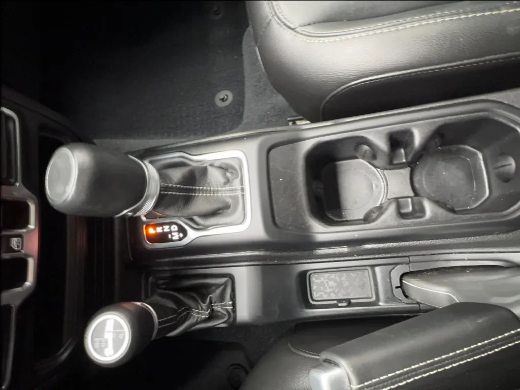 Jeep Wrangler photo 43