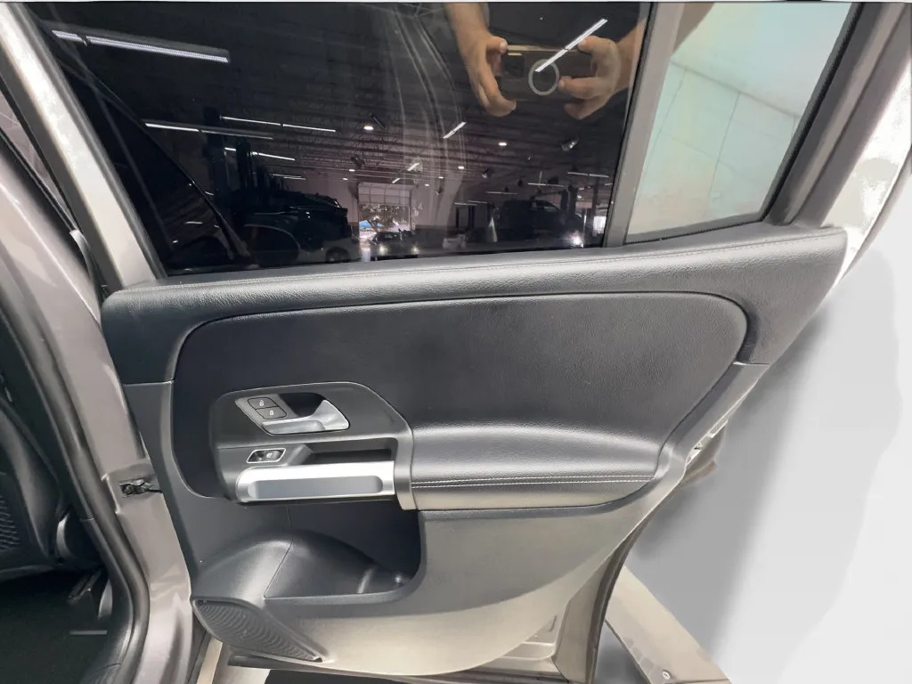 Mercedes-Benz GLB photo 29