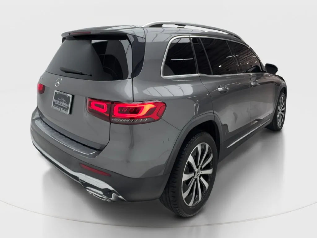 Mercedes-Benz GLB photo 8