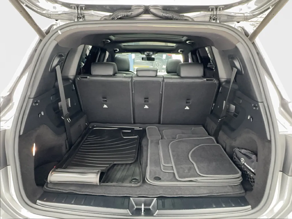Mercedes-Benz GLB photo 18