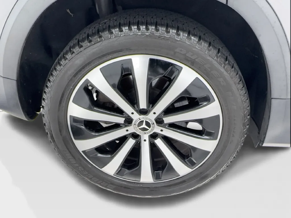 Mercedes-Benz GLB photo 16