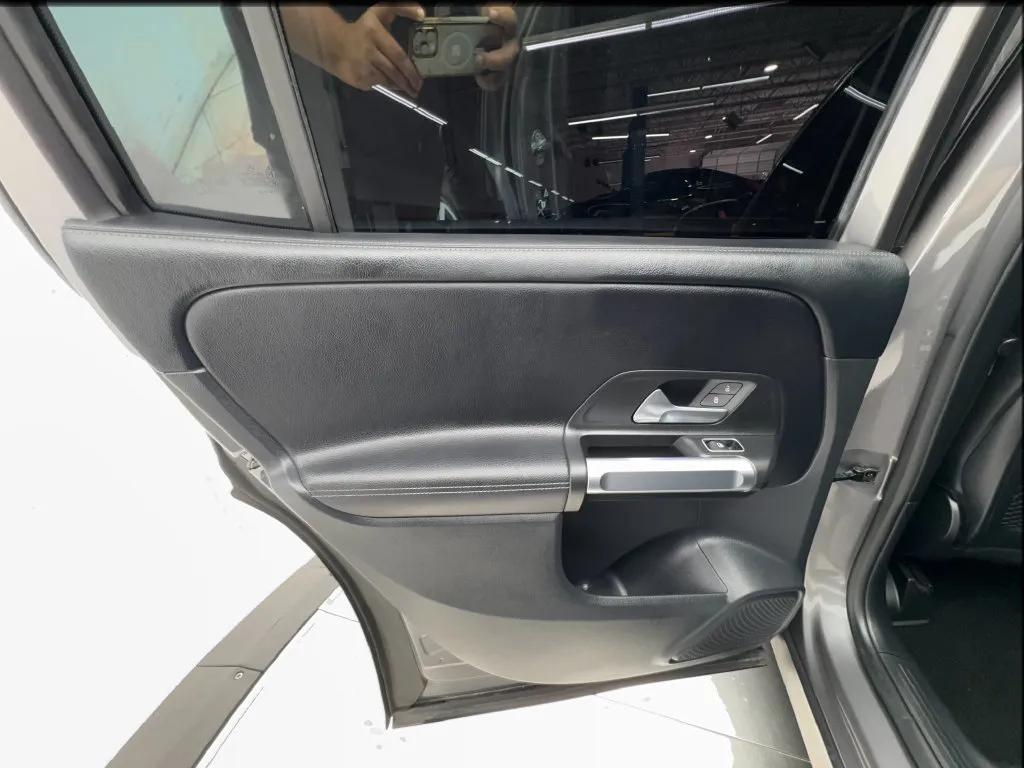Mercedes-Benz GLB photo 26