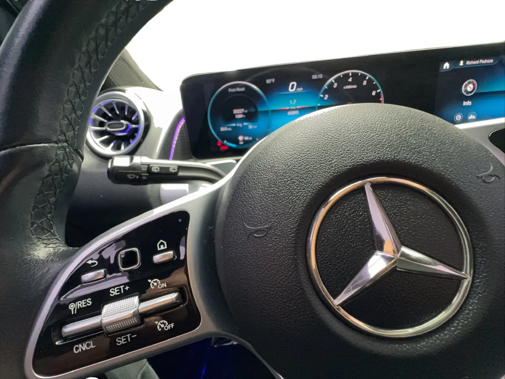 Mercedes-Benz GLB photo 43