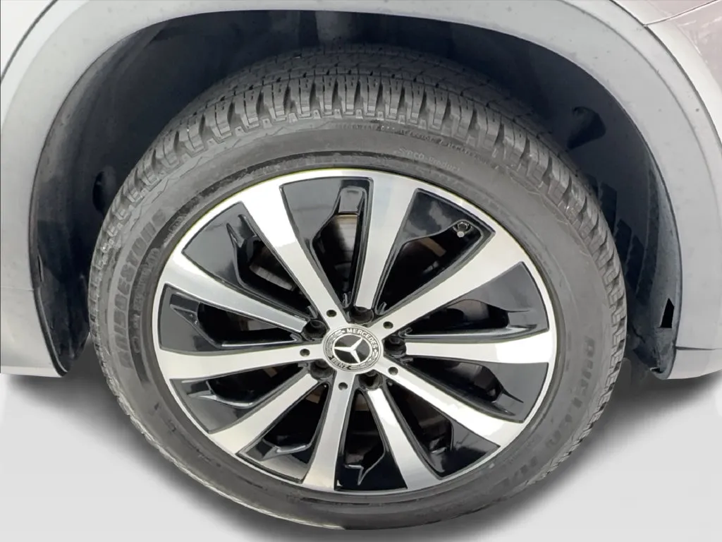 Mercedes-Benz GLB photo 15