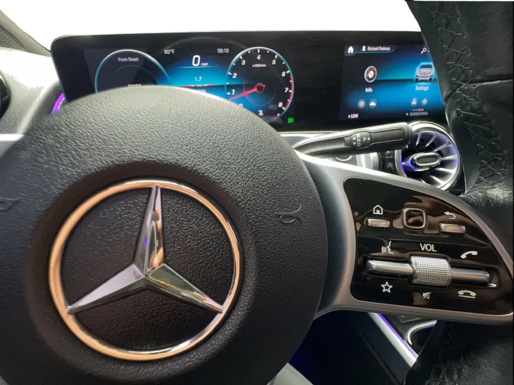 Mercedes-Benz GLB photo 42
