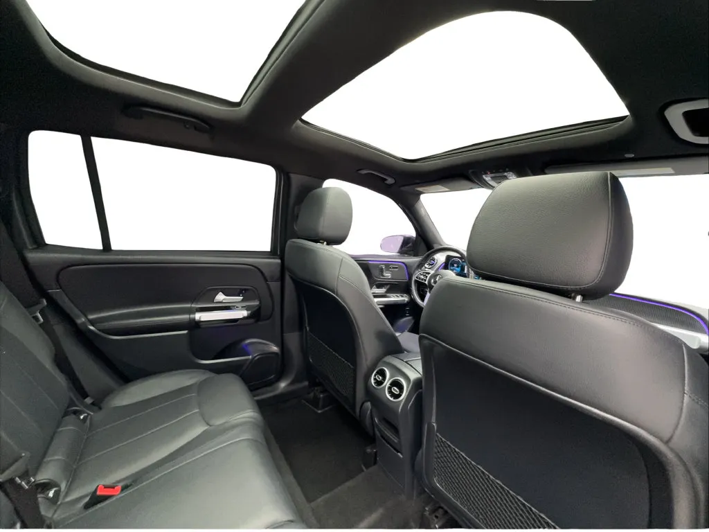 Mercedes-Benz GLB photo 27
