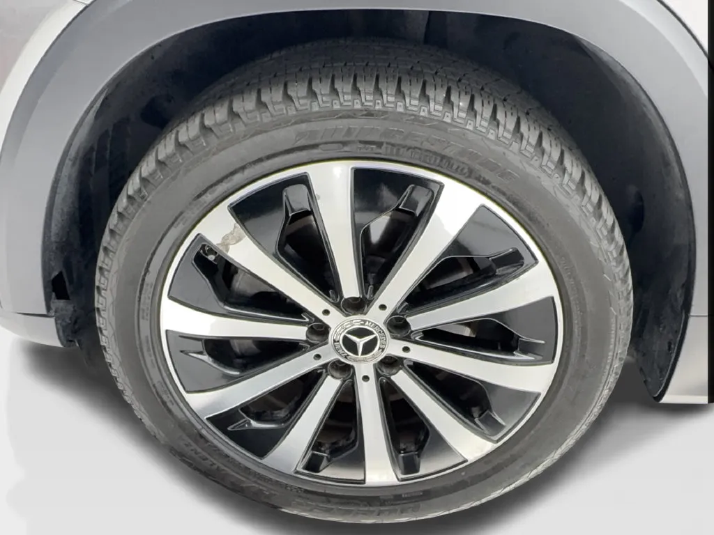 Mercedes-Benz GLB photo 14