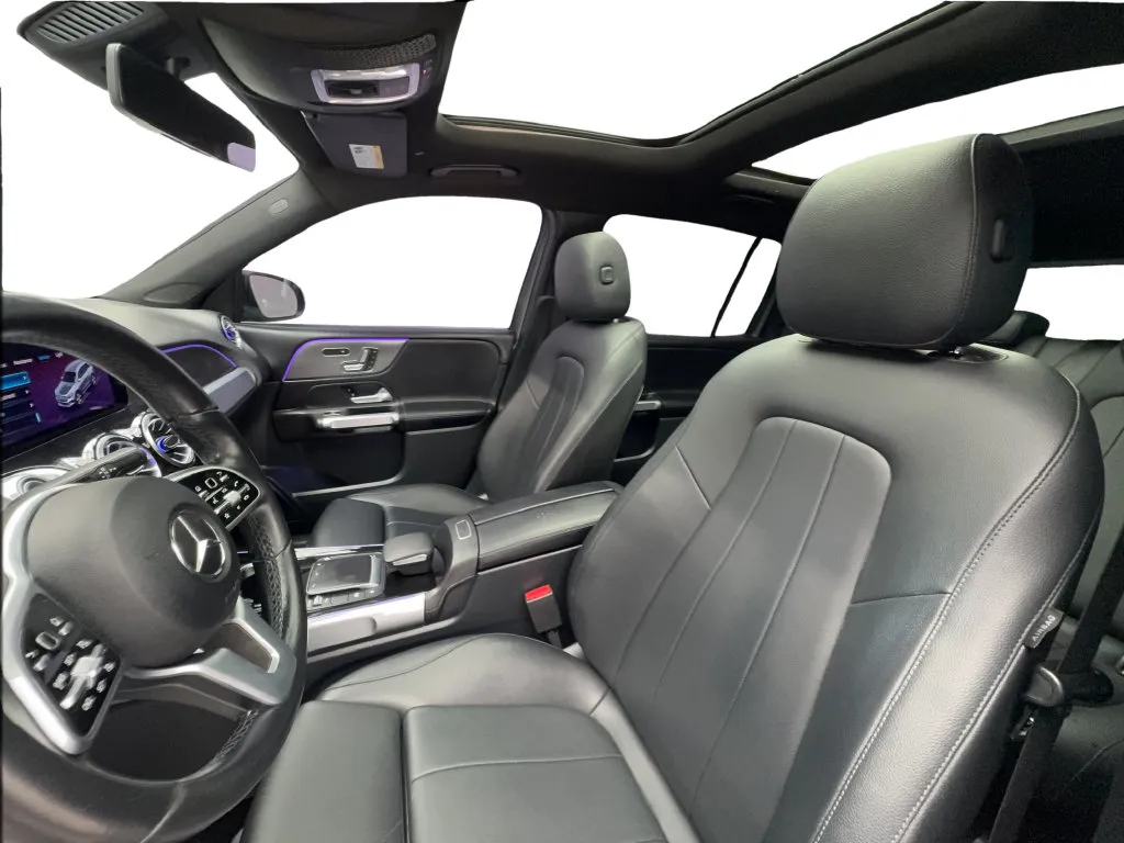 Mercedes-Benz GLB photo 20