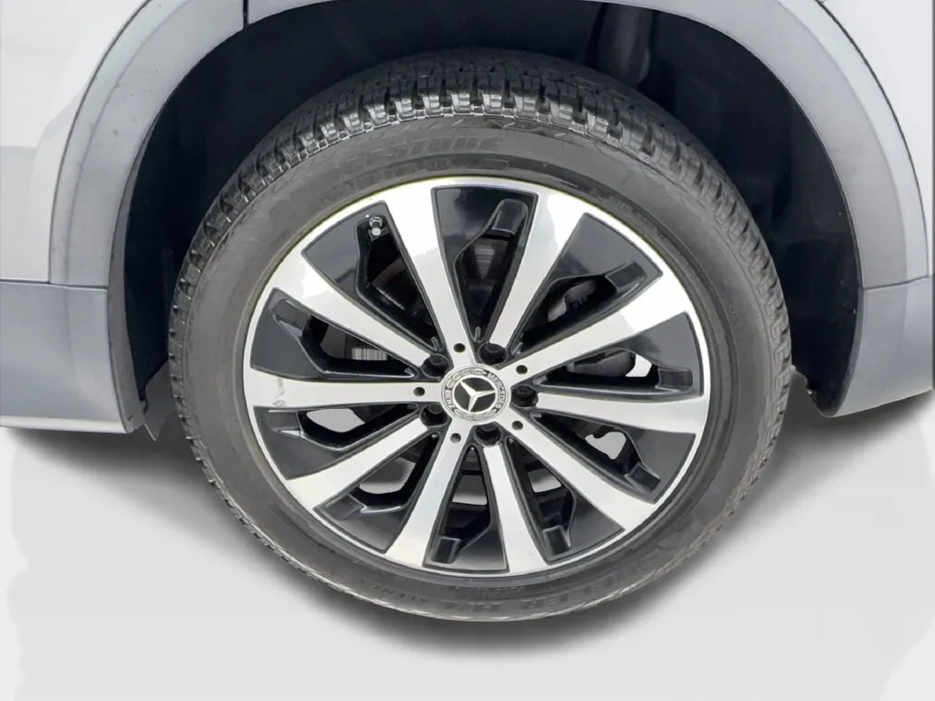 Mercedes-Benz GLB photo 12