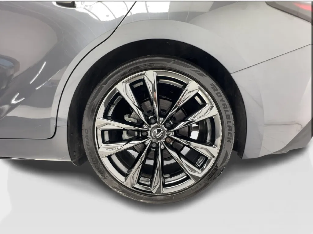 Lexus IS photo 14