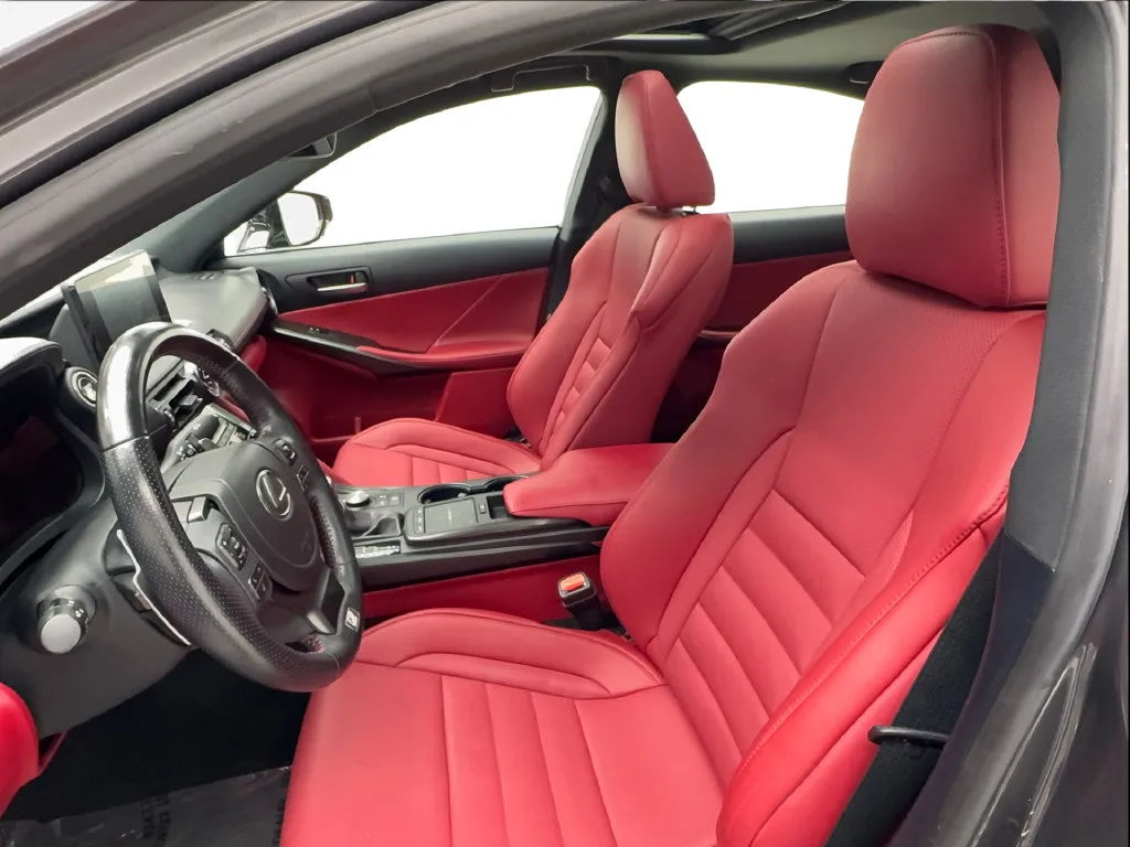 Lexus IS photo 20