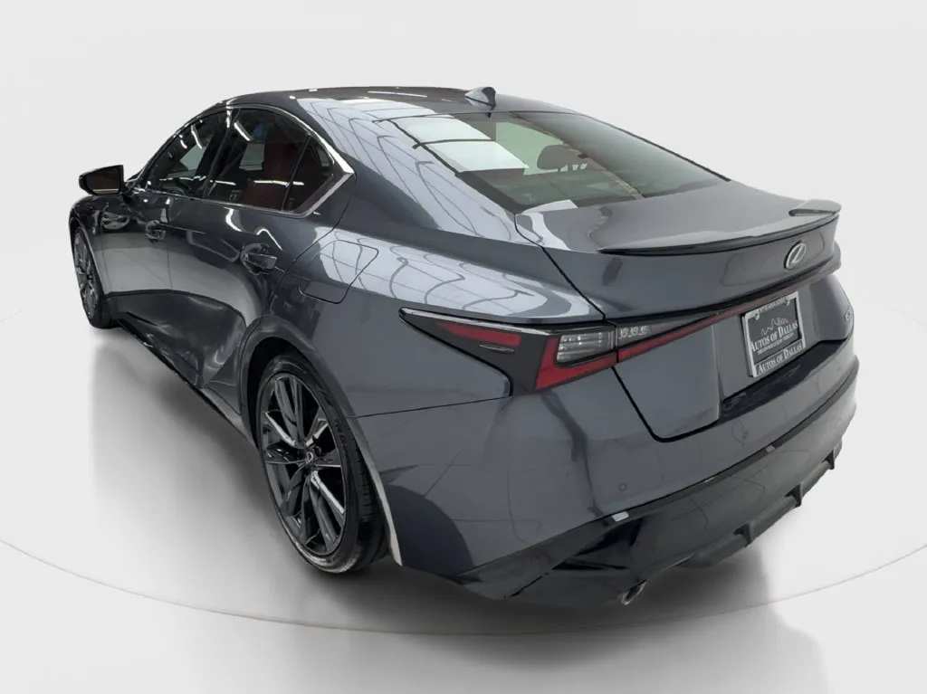 Lexus IS photo 8