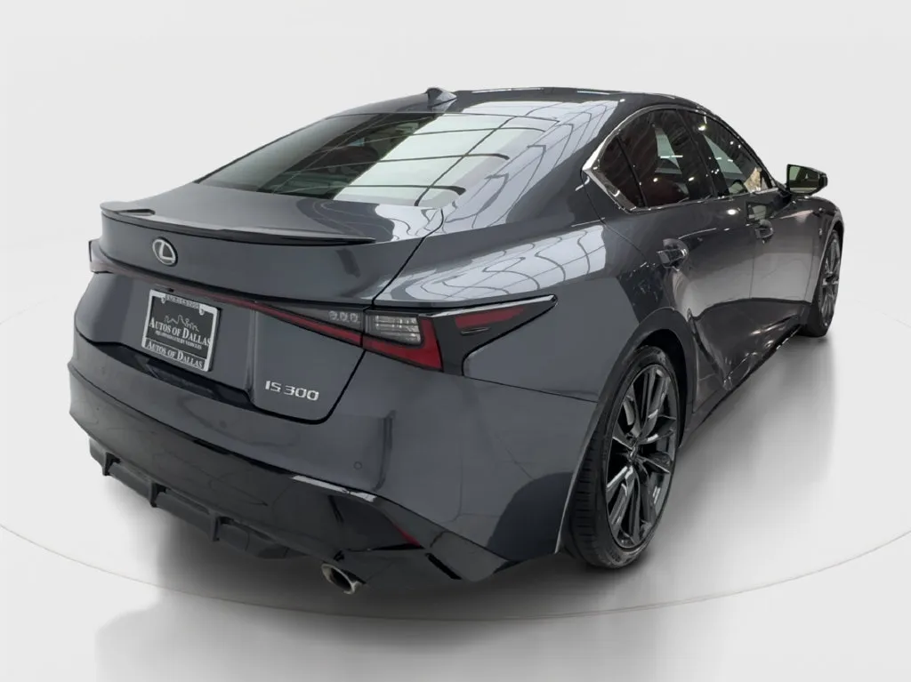 Lexus IS photo 11