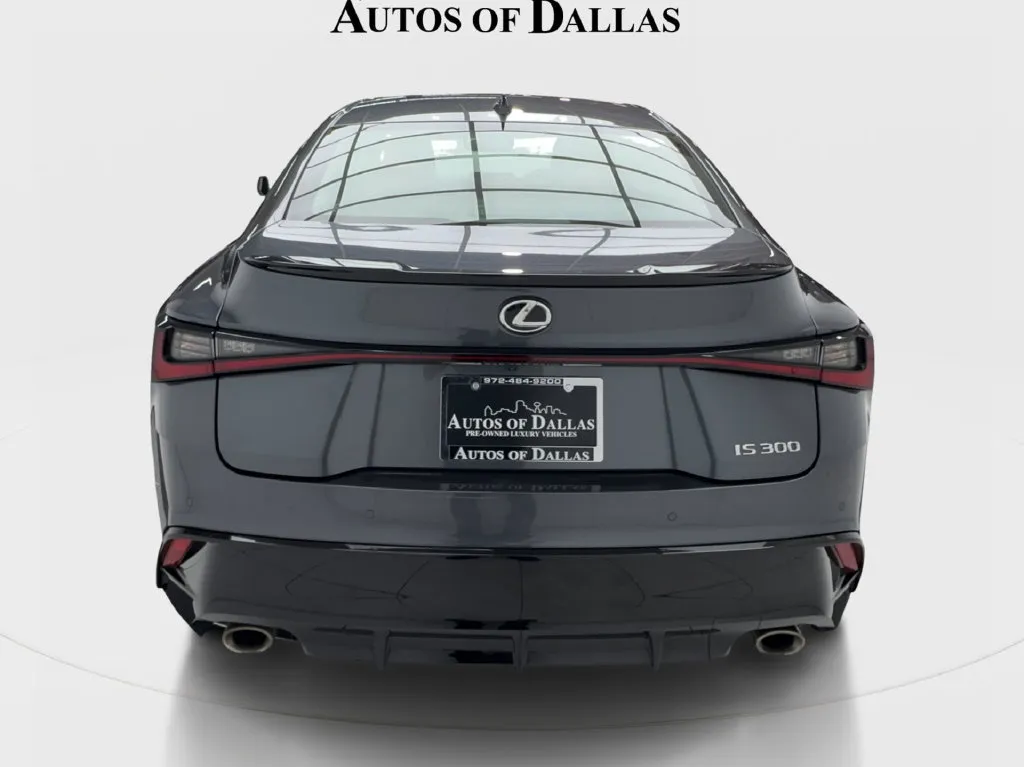 Lexus IS photo 10