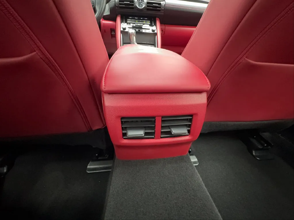 Lexus IS photo 42