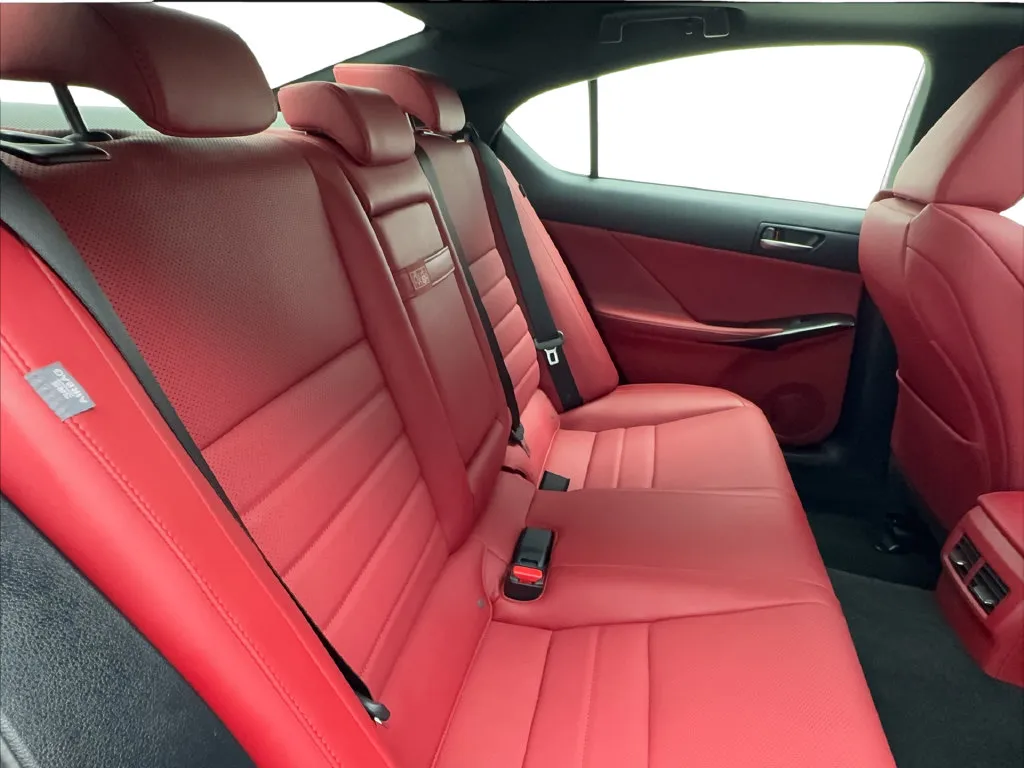 Lexus IS photo 30