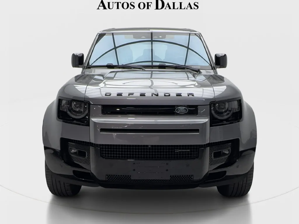 Land Rover Defender photo 4