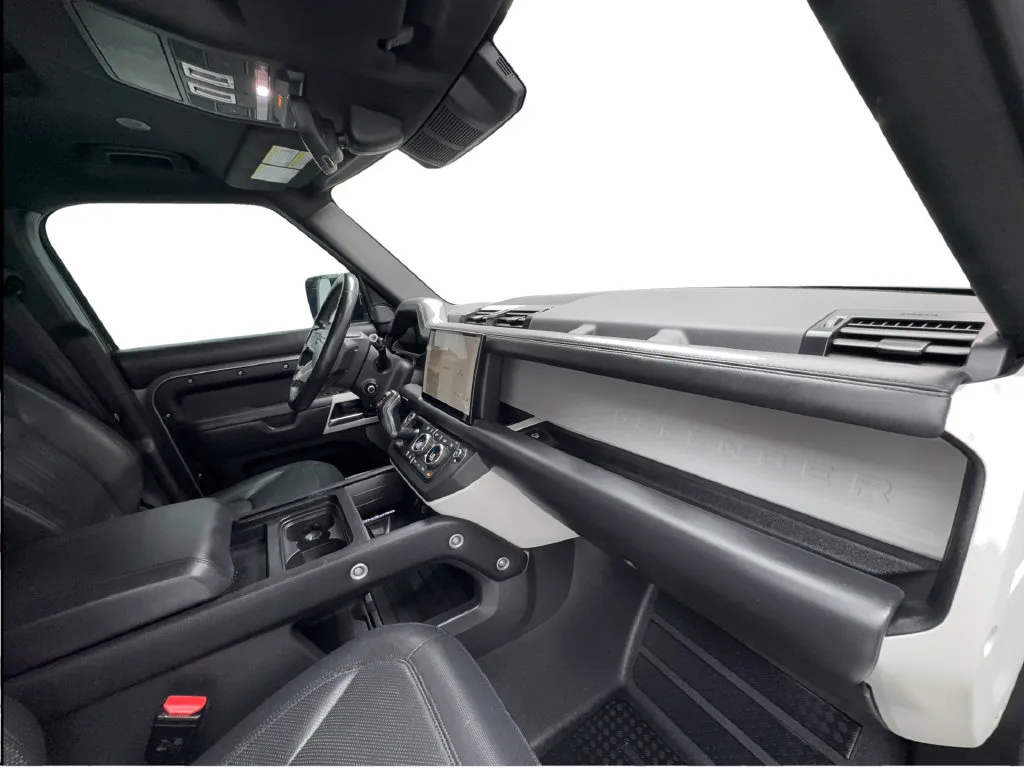 Land Rover Defender photo 34