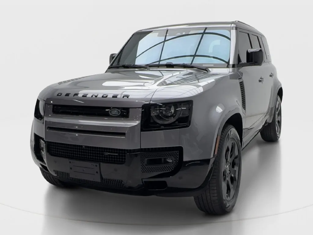 Land Rover Defender photo 5
