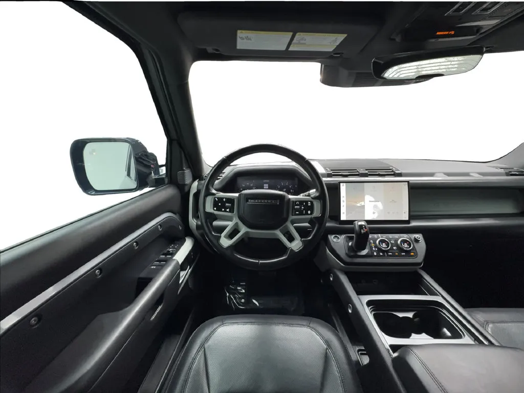 Land Rover Defender photo 37