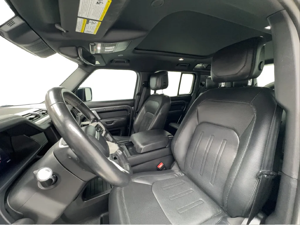 Land Rover Defender photo 20