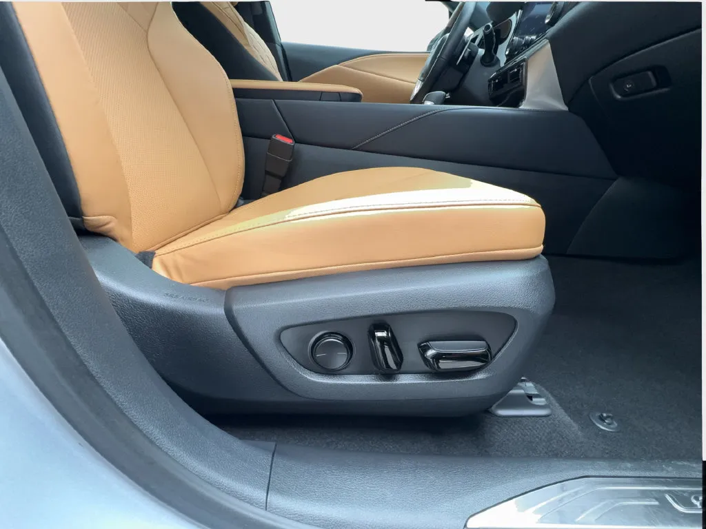Lexus RX photo 35