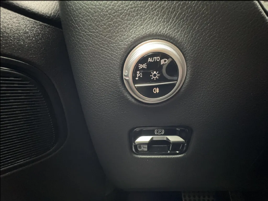 Mercedes-Benz GLC photo 41
