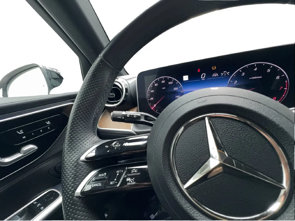 Mercedes-Benz GLC photo 42