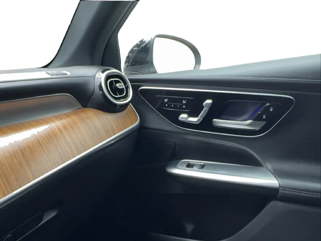Mercedes-Benz GLC photo 46