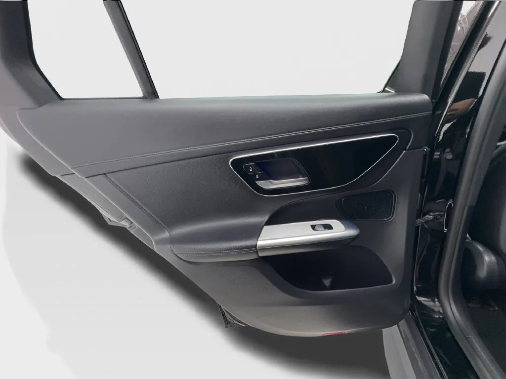 Mercedes-Benz GLC photo 26