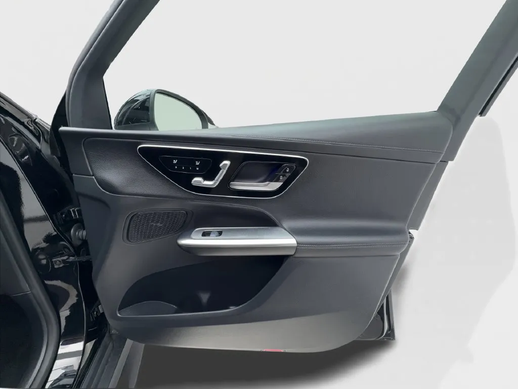 Mercedes-Benz GLC photo 33