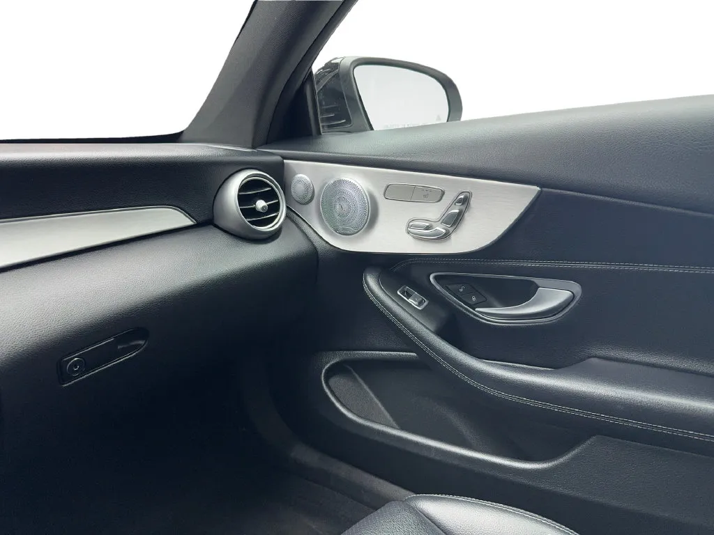 Mercedes-Benz C-Class photo 39