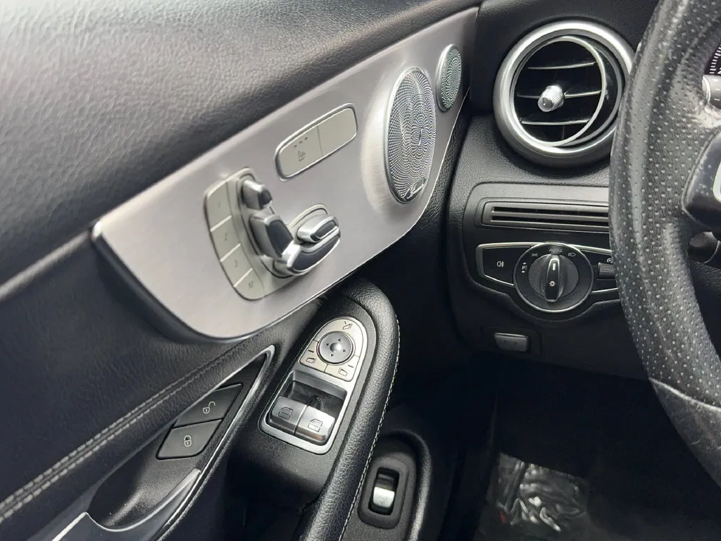 Mercedes-Benz C-Class photo 37