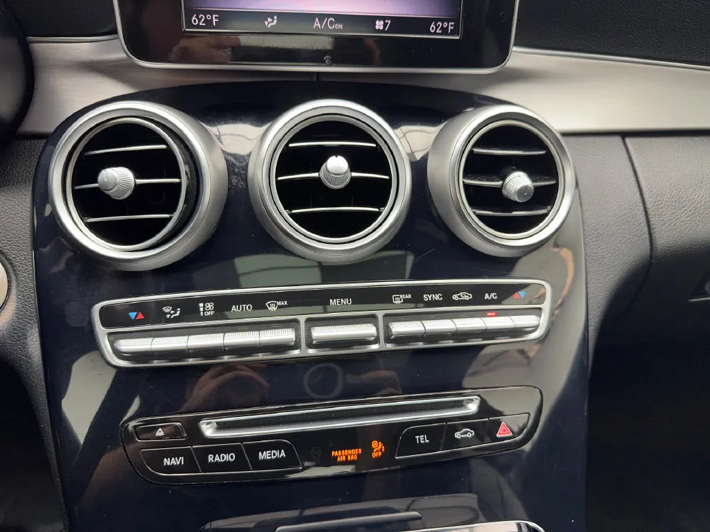 Mercedes-Benz C-Class photo 40