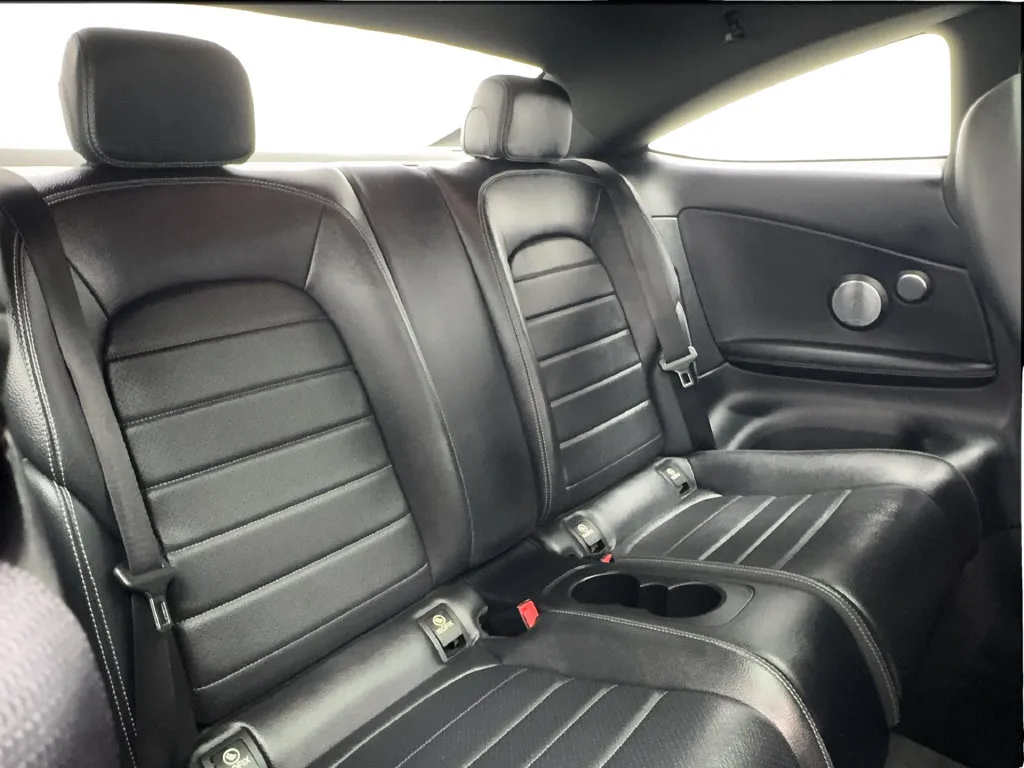 Mercedes-Benz C-Class photo 29