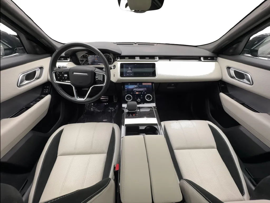 Land Rover Range Rover Velar photo 41