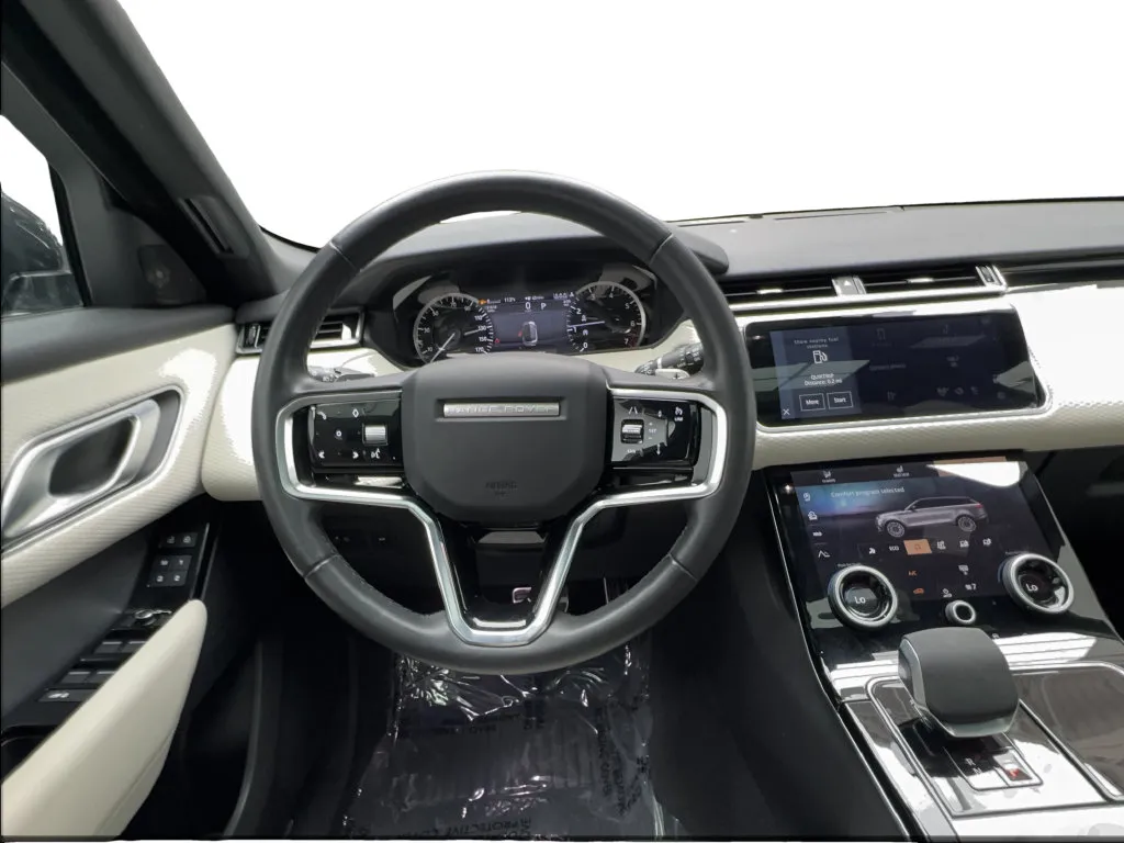Land Rover Range Rover Velar photo 39