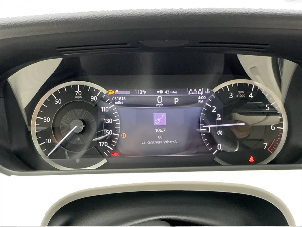Land Rover Range Rover Velar photo 43
