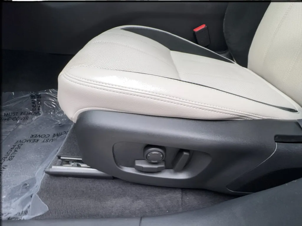 Land Rover Range Rover Velar photo 23