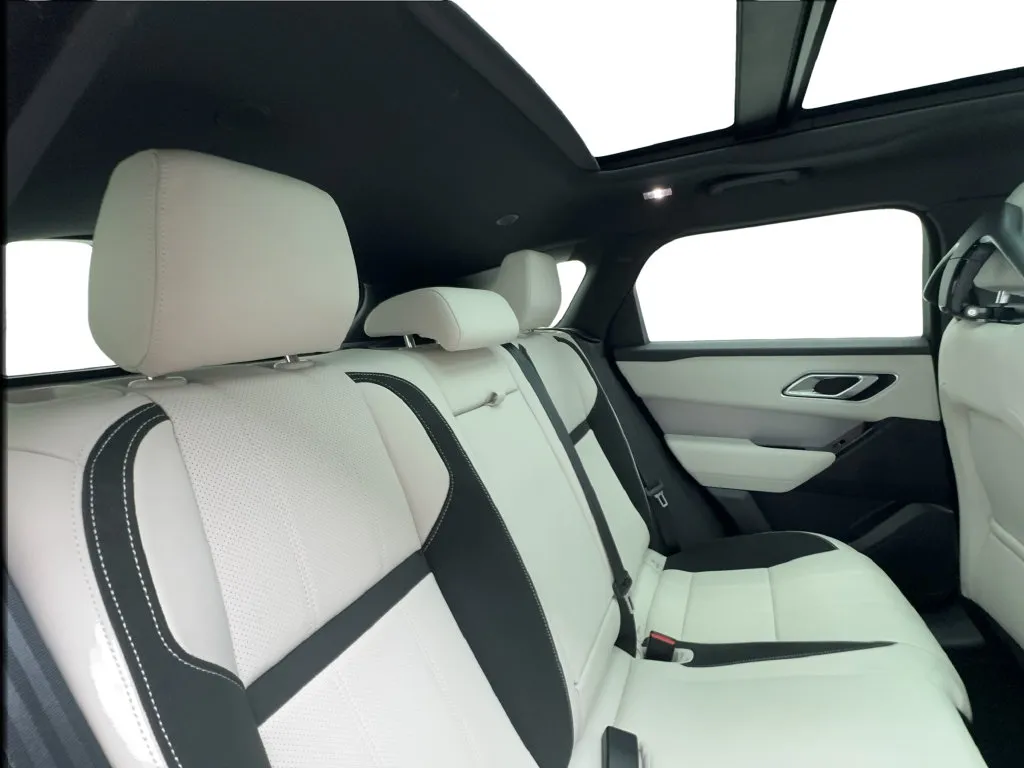 Land Rover Range Rover Velar photo 30