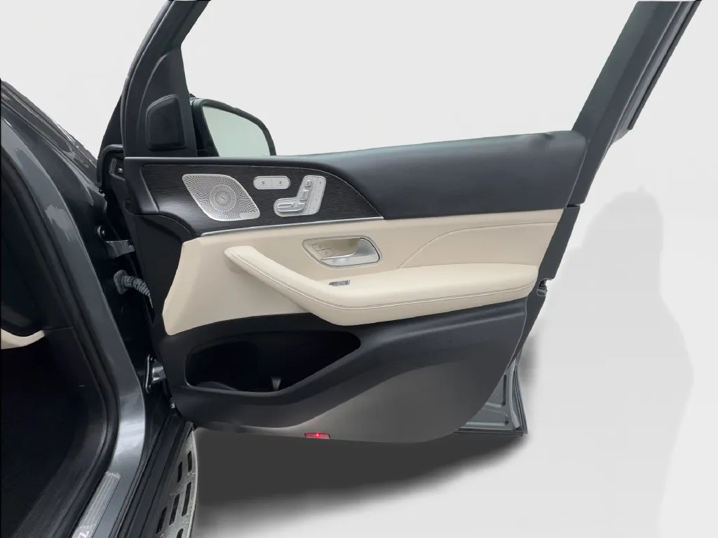 Mercedes-Benz GLS photo 39