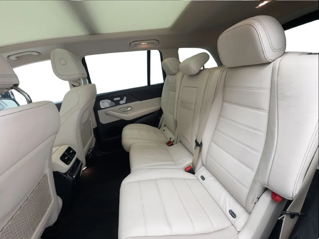 Mercedes-Benz GLS photo 29