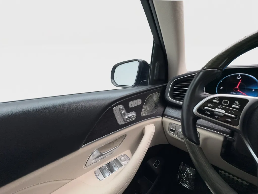Mercedes-Benz GLS photo 43