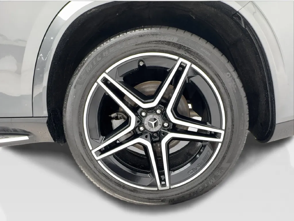Mercedes-Benz GLS photo 14