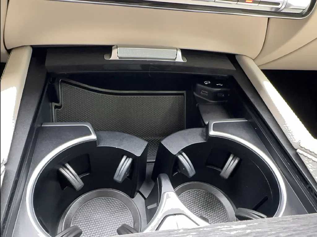 Mercedes-Benz GLS photo 49