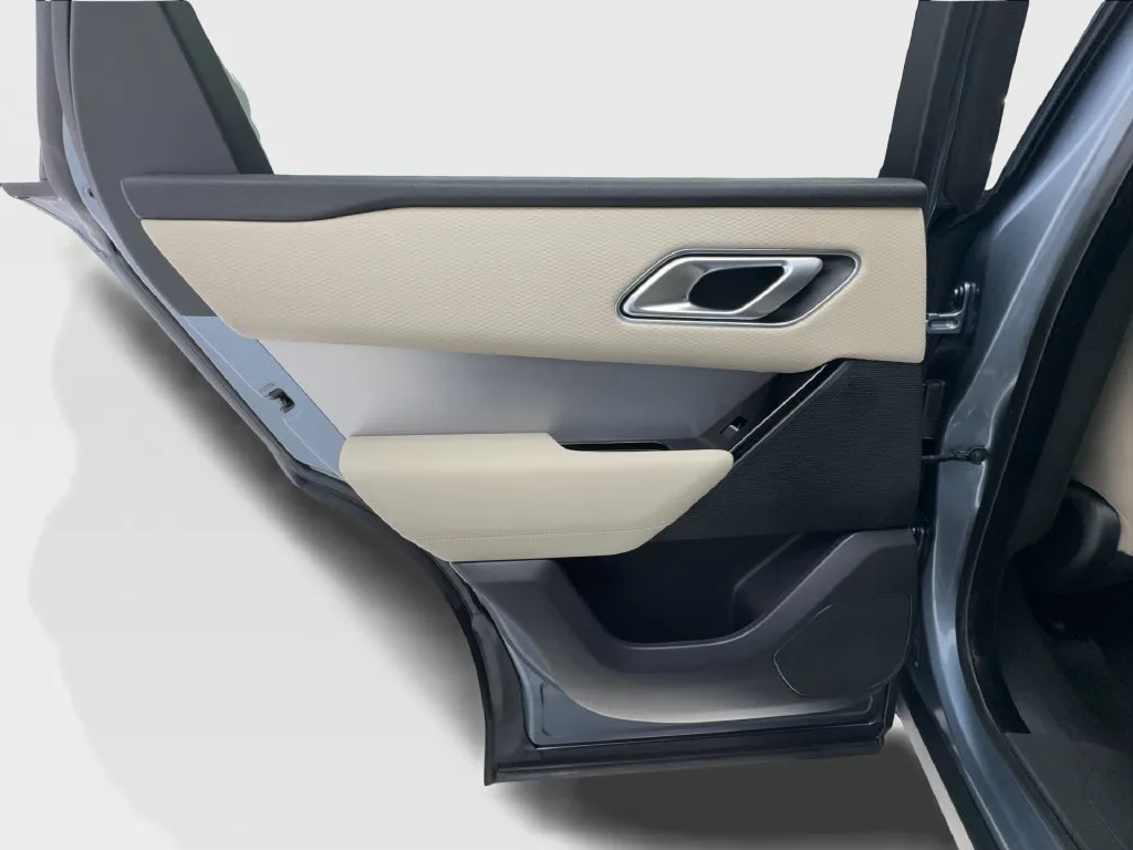 Land Rover Range Rover Velar photo 28